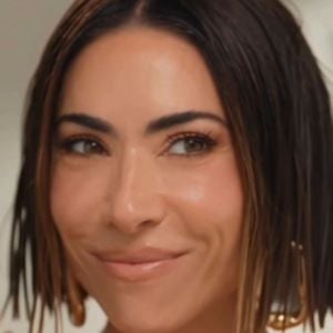 Assim como Adriane Galisteu, Brunna Gonçalves, Camila Loures e Gkay, Patrícia Abravanel aderiu à brincadeira virtual que transforma, em poucos segundos, o cabelo das famosas em uma versão curta e inspirada no clássico chanel