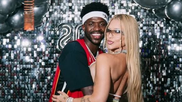 Virginia de saída do Carnaval 2027 da Grande Rio: Vini Jr. usa só 3 palavrinhas e algo mais para exaltar namorada famosa
