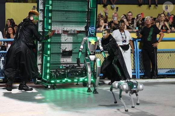 Inovação na avenida: Mocidade mistura tradição e tecnologia em sua comissão de frente