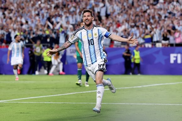 A infância de Lionel Messi foi marcada por um diagnóstico que poderia mudar sua vida para sempre. Hoje, ele é o maior goleador da história das Copas
