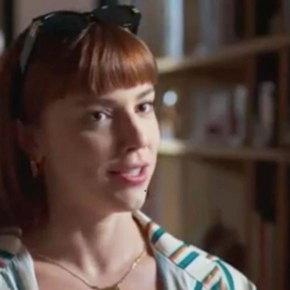 Solange (Alice Wegmann) descobre que Maria de Fátima (Bela Campos) e filha de Raquel (Taís Araújo) na novela Vale Tudo