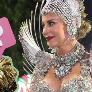 Paolla Oliveira desfilou como rainha da bateria da Grande Rio no Carnaval Carioca 2025