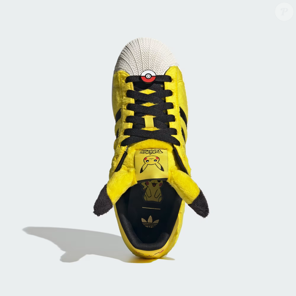 O novo Tênis adidas Pokémon SUPERSTAR II aposta em um design divertido inspirado no Pikachu e traz elementos que remetem diretamente ao personagem mais popular da franquia