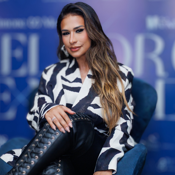 Essas botas de cano alto de Simone Mendes são ousadas e vão dar um up em qualquer look; veja 3 modelos estilosos para copiar já!