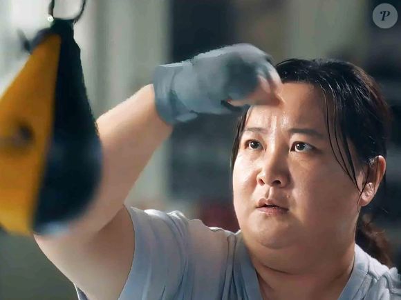Na trama, Le Ying é uma mulher reclusa que, após conhecer um treinador de boxe, passa a adotar novos hábitos e começa a praticar o esporte