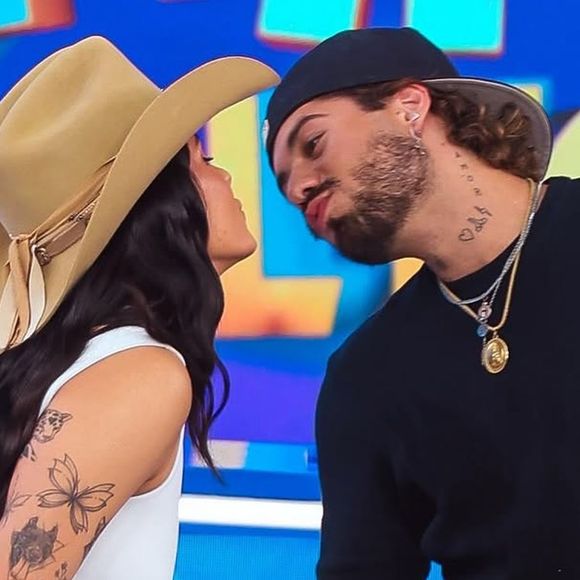 Ana Castela e Zé Felipe se beijaram em público pela primeira vez!