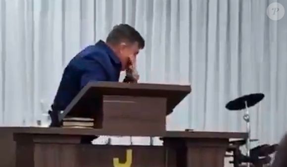 Transmissão é interrompida após pastor passar mal no púlpito