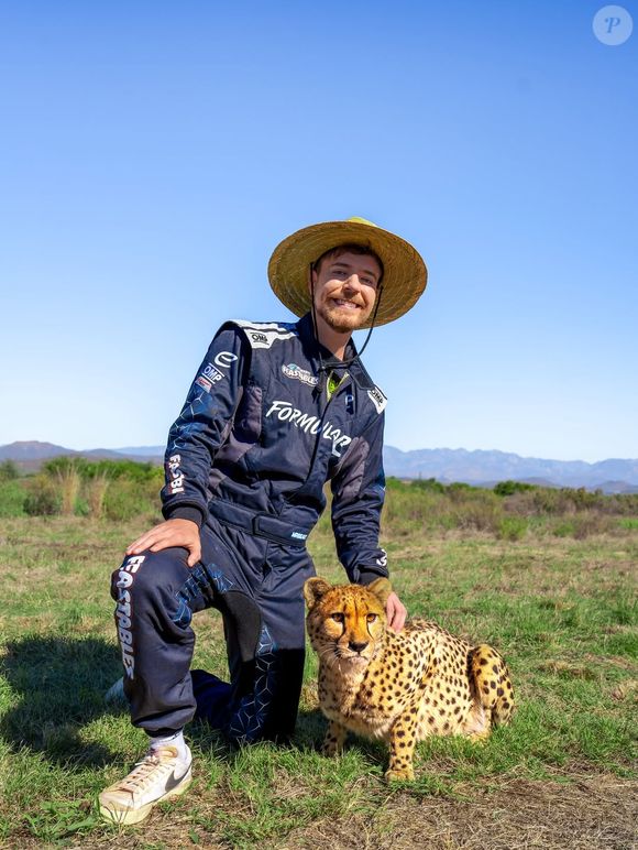 Jimmy Donaldson, o MrBeast, negociou chegada de sua marca de chocolates, a Feastables, ao Brasil, mas só alguns lugares terão acesso ao doce