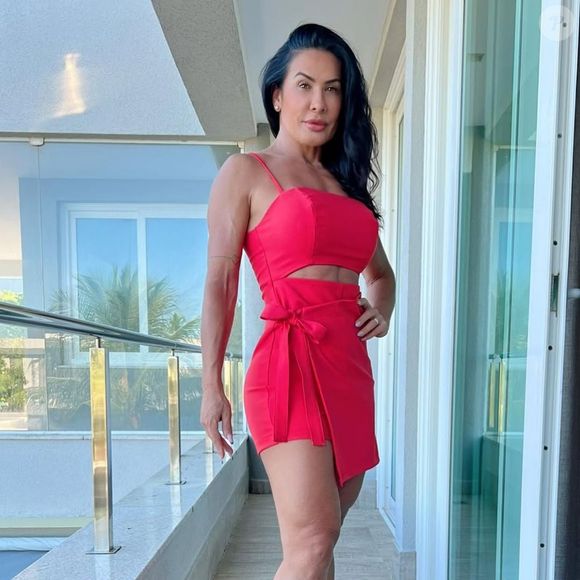 Em fotos como essa, a mudança de Scheila Carvalho é nítida