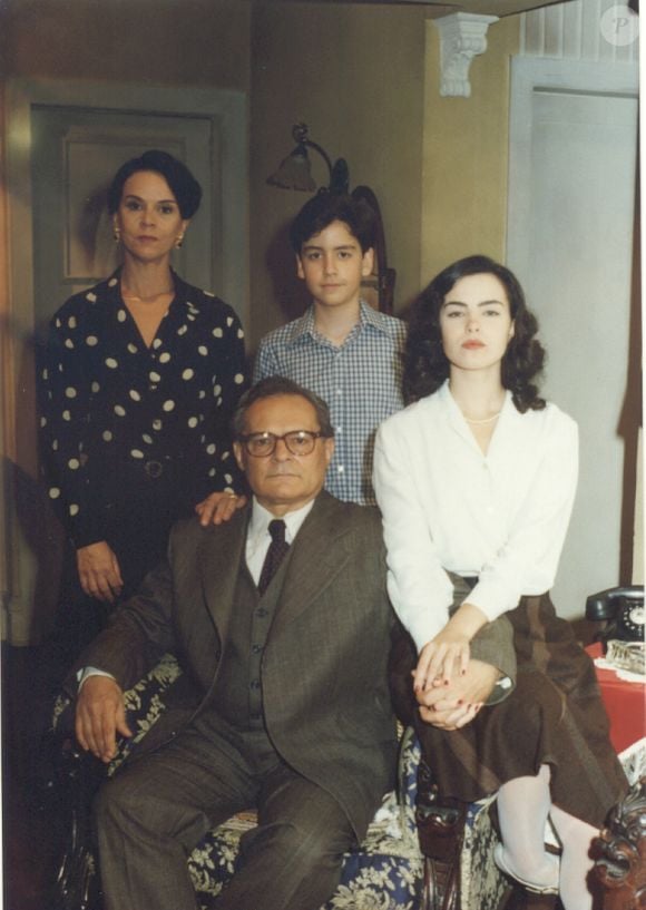 Ana Paula Arósio estreou como atriz de novelas no SBT e obteve maior reconhecimento na Globo