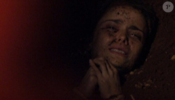 Cena de enterro de Nina (Deborah Falabella) em 'Avenida Brasil'
