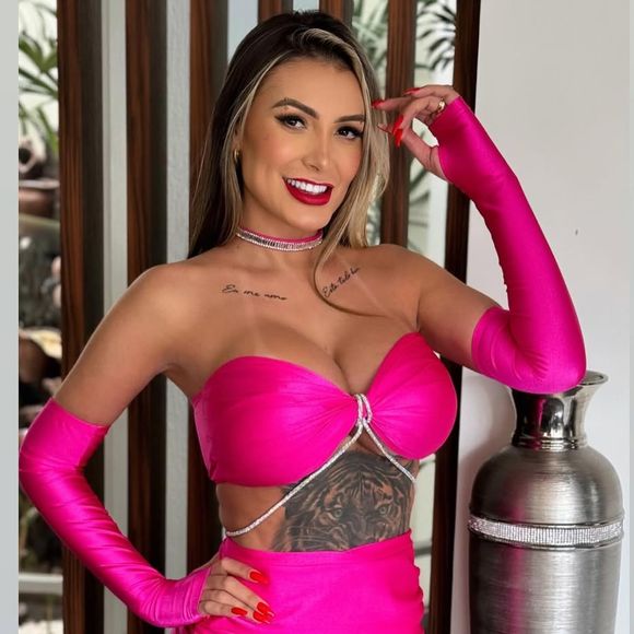 Na época, Andressa Urach disse que seu objetivo é fechar seu corpo de tatuagens