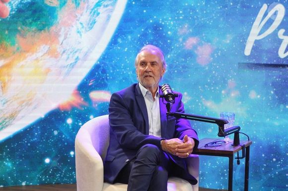 Robério de Ogum pontua que o plano espiritual confirma que a maternidade está no destino de Tati Machado