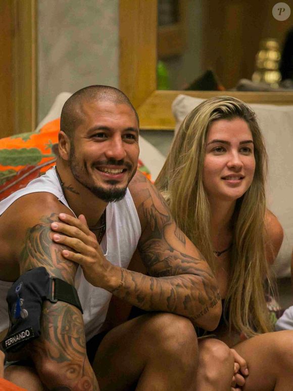 Já no BBB 15, a eliminação de Aline Gotschalg no quarto Paredão interrompeu o romance com Fernando Medeiros dentro da casa. Diferentemente da maioria dos casos, a relação ganhou novo fôlego fora do confinamento e se consolidou longe das câmeras