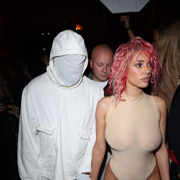 O rapper Kanye West e Bianca Censori estavam juntos, mas após o lançamento de uma música polêmica do cantor, tudo indica que eles se separaram.