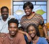 Família de Jarbas (Leandro Firmino) e Consuêlo (Belize Pombal) é unida novela 'Vale Tudo'