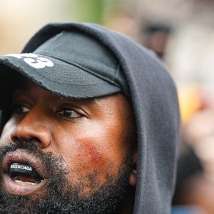 Em sua rede social - X (antigo Twitter) -, o rapper Kanye West lançou uma nova música, e admitiu uma suposta relação incestuosa com seu primo.
