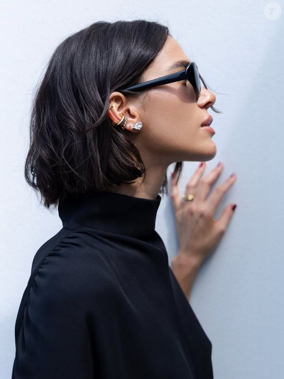 Bruna Marquezine surpreendeu os fãs ao revelar um novo corte de cabelo nas redes sociais durante uma sessão de fotos feita no Rio de Janeiro