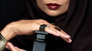 Perfumes árabes com baunilha: 4 fragrâncias femininas doces, elegantes e irresistíveis com a nota olfativa hit do momento