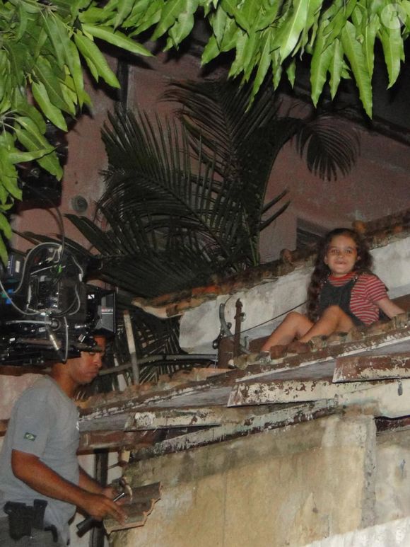 Escrita pelo mesmo autor de "Todas as Flores" e "Mania de Você", a trama conquistou o Brasil com personagens inesquecíveis e reviravoltas eletrizantes