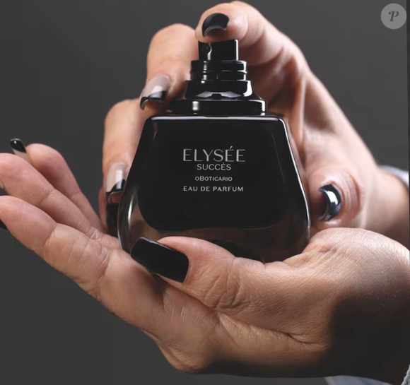 Desenvolvido pelo perfumista Frank Voelkl, Elysée Succès combina inspiração na perfumaria árabe com uma fragrância elegante e marcante