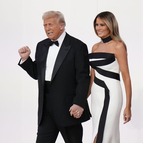 O vestido de Melania para a posse foi feito por Hervé Pierre, designer franco-americano