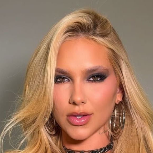 Solteira, Virgínia coloca a sensualidade para jogo e quase mostra demais em top transparente; web comenta look ousado após separação de Vini Jr.: 'Lembrou que é...'