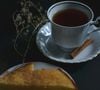 Leonela ensinou a fazer um bolo de mandioca, também chamado de bolo de aipim, delicioso e cremoso