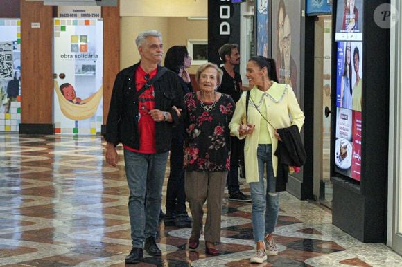 Filho de Glória Menezes, Tarcísio Filho em foto com a mãe e a mulher, Mocita Fagundes