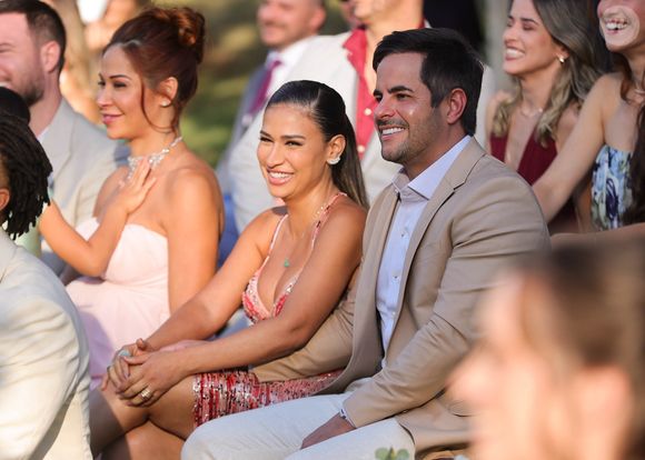 Simone Mendes e o marido, Kaká Diniz foram uns dos 200 convidados do casamento de Renato Albani e Juliana Fructuozo em 9 de setembro de 2025