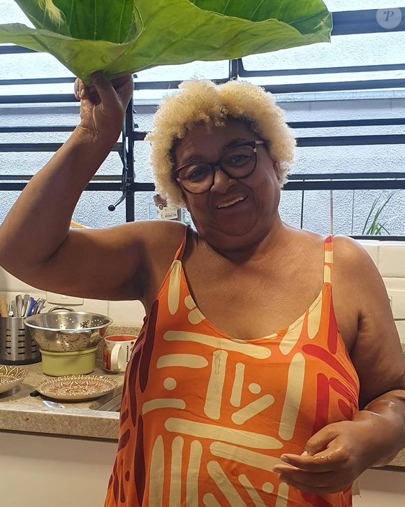 Dona Jacira, mãe de Emicida e Fióti, morreu nesta segunda-feira (28)