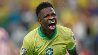 Abre o olho, Virgínia! Vini Jr. mandou foto íntima para Bia Miranda, diz Gato Preto, ex da famosa