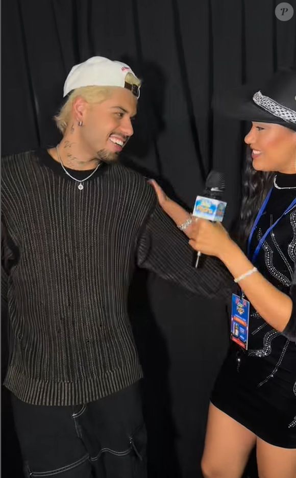 Zé Felipe foi entrevistado pela repórter Bárbara Tailany após um show