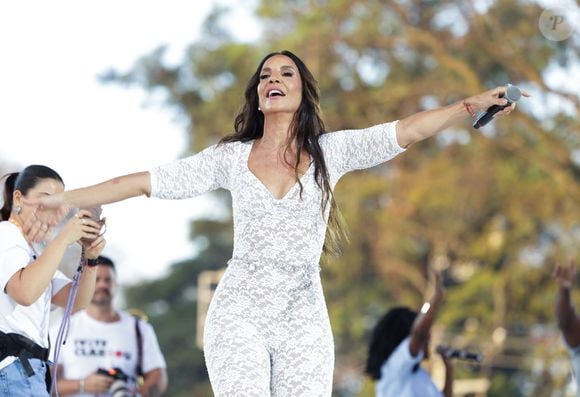 Ivete Sangalo impressionou a equipe ao revelar o macacão de renda transparente escolhido para o show