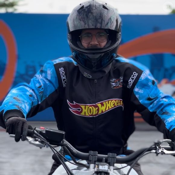 Tragédia no Beto Carrero World, Lurrique Ferrari fazia show de manobras radicais quando bateu sua moto em rampa ao tentar salto