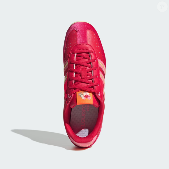 Quem se encantou com personagens como “Moranguete” vai reconhecer na hora a estética vibrante do Adidas Barreda Lo