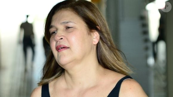 Corpo de Gerson Brenner é velado pela irmã, Cristina: ator morreu aos 66 anos em 23 de março de 2026