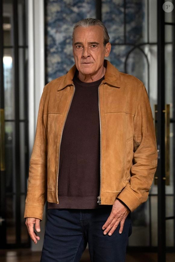 Ulisses (Alexandre Borges) anuncia a Fábia (Flavia Alessandra) que entrará com o pedido do divórcio litigioso.