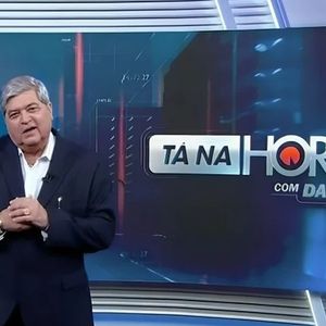 Datena gerou revolta na web ao reproduzir fala homofóbica: 'É coisa ruim?'