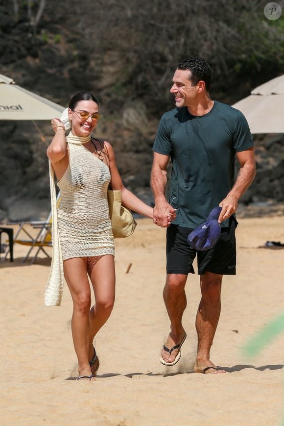 2024: depois do casamento civil com Marcus Buaiz, Isis Valverde curtiu um passeio por Fernando de Noronha