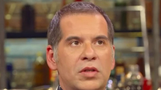‘Hoje, respeito muito meu pai porque…:’ como Leandro Hassum superou mágoa do pai após passado secreto na máfia italiana?