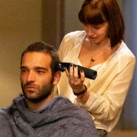 Como Afonso descobre a leucemia em 'Vale Tudo'? Tente não chorar diante de 7 fotos inéditas da Globo sobre o diagnóstico do empresário