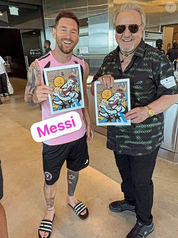 De acordo com o relato do humorista mexicano, Messi recebeu suas palavras de admiração com respeito e carinho, reforçando a emoção do encontro entre os dois ídolos latino-americanos