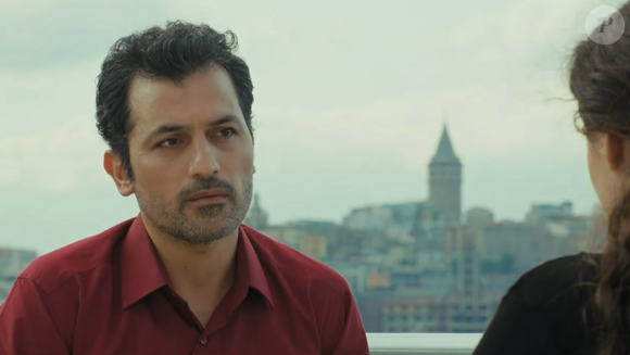 Bahar surpreende Arif na cafeteria de Emre e eles saem para passear na novela 'Força de Mulher', capítulo de terça-feira 10 de junho de 2025