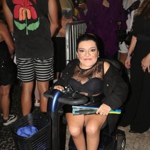 Show da Lady Gaga no Rio: a influenciadora Pequena Lo usou a transparência em um look all black