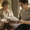 O personagem com maior dom espiritual na novela 'Além do Tempo' acerta romance proibido, mas causa confusão que pode terminar em morte