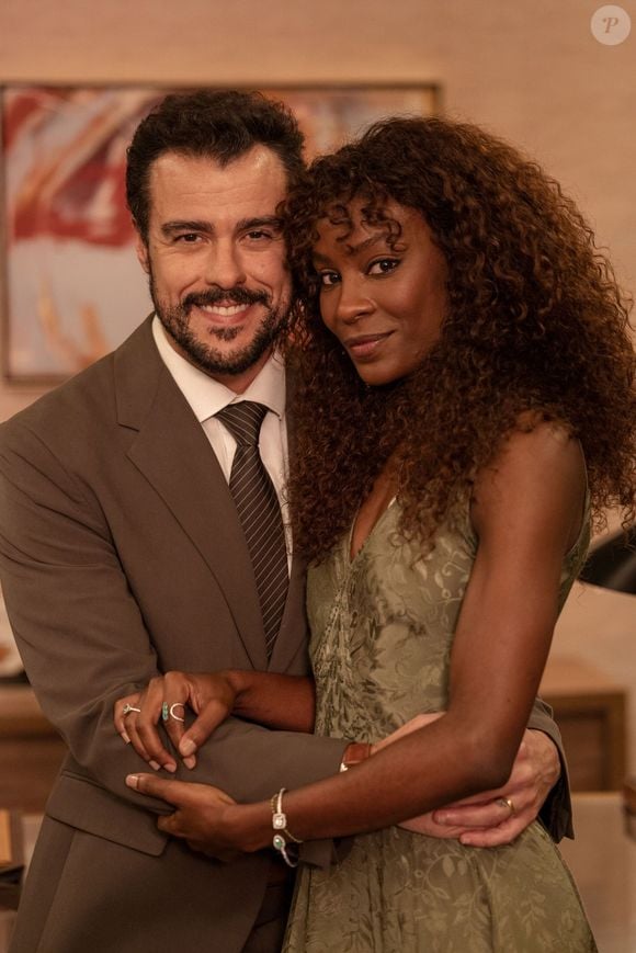 Em 'Nas Profundezas do Amor', Serena (Jeniffer Dias), e Romualdo (Joaquim Lopes), são herdeiros de famílias rivais da mineração que vivem um romance proibido