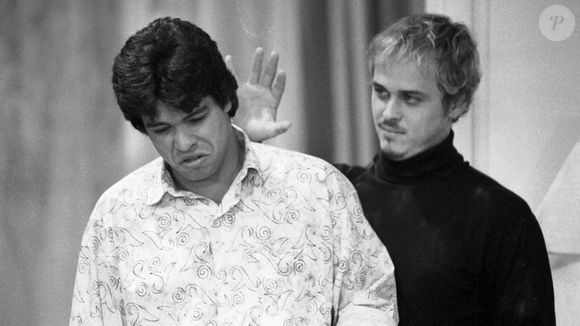 Novela 'A Viagem': Alexandre (Guilherme Fontes) está decidido a atormentar Téo (Maurício Mattar).