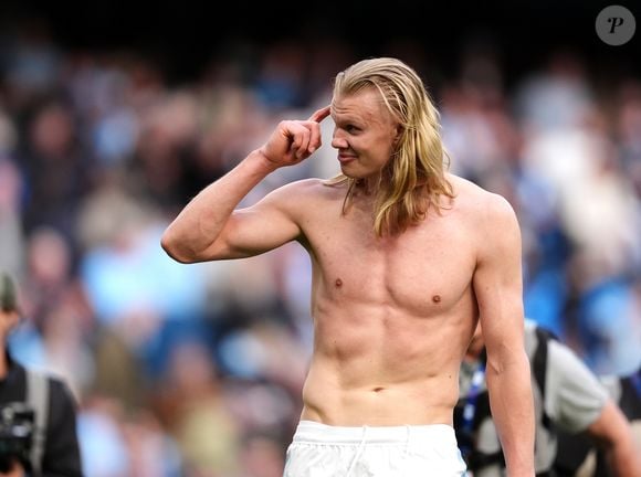 Autor dos dois gols da vitória sobre o Brasil, Erling Haaland chegou aos sete gols na Copa do Mundo de 2026, igualou Kylian Mbappé e Lionel Messi na artilharia e conduziu a Noruega a uma classificação inédita