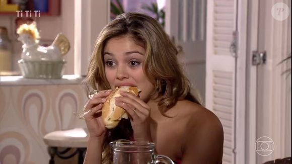 Foi justamente em 'Ti Ti Ti' que Sophie Charlotte viveu o seu maior meme: o tapa na cara enquanto comia pão